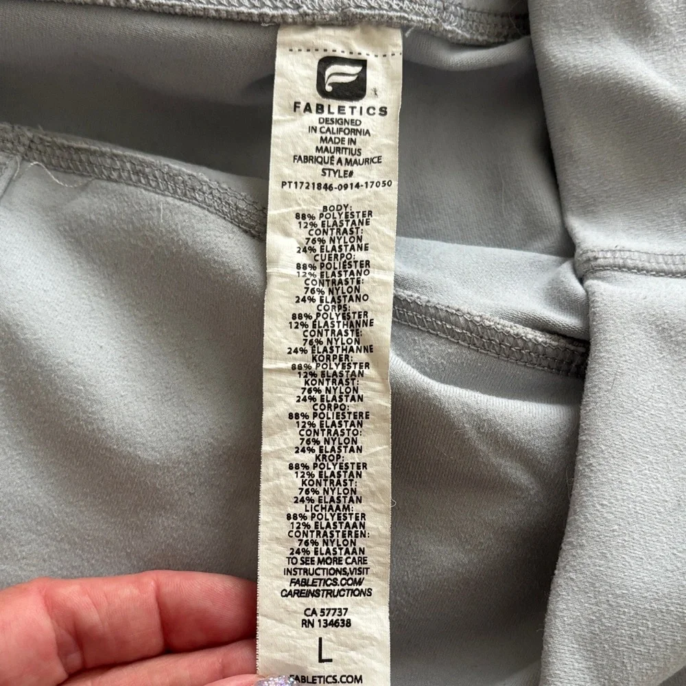 Tablets Gray Floral Women's Athletic Set - Picture 10 of 13